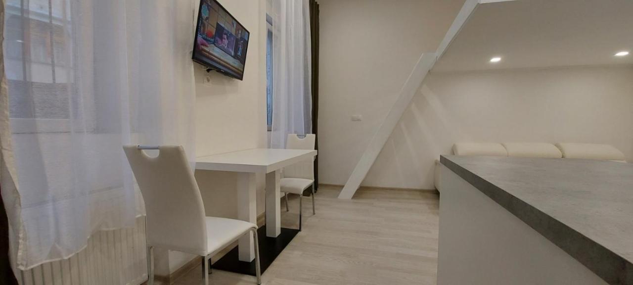 Apartment Krale Jiriho Karlovy Vary Bagian luar foto